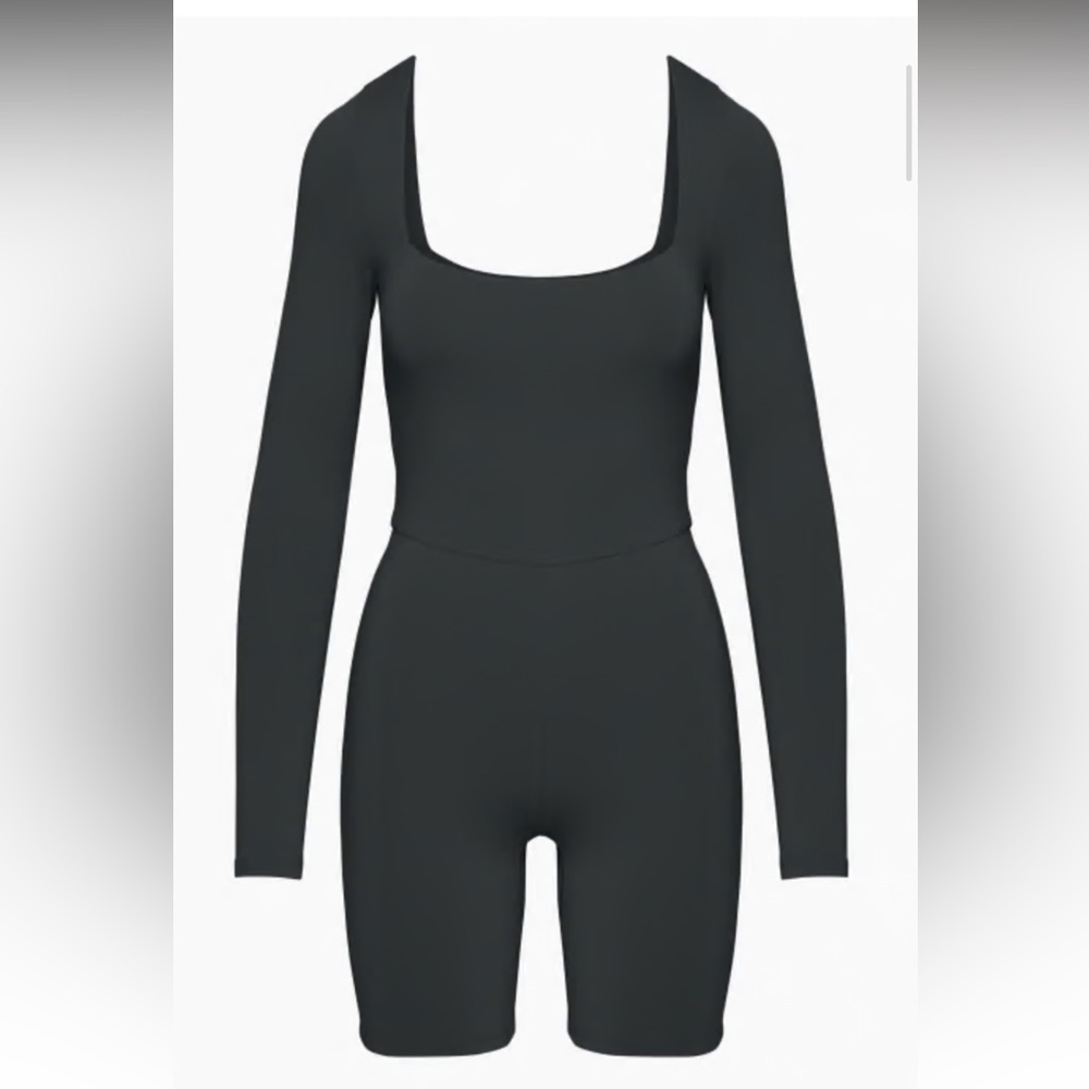 ARITZIA Contour Squareneck Longsleeve Romper in Black (Size Small)